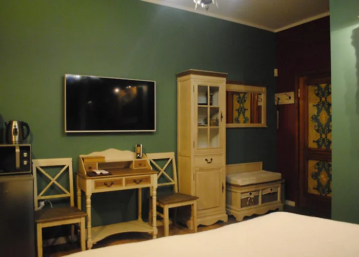 Alex Maja Hotel Parnawa